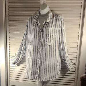 American Eagle Outfitters Blue and White Button Down Shirt